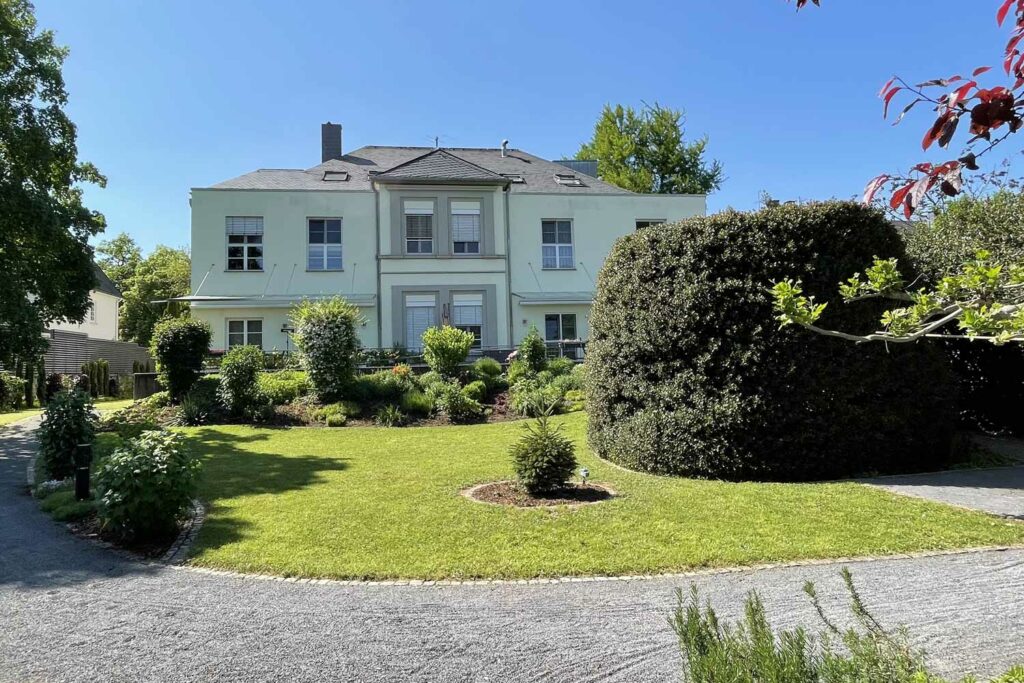 Stationäres Hospiz Trier die Ansicht von der Gartenseite