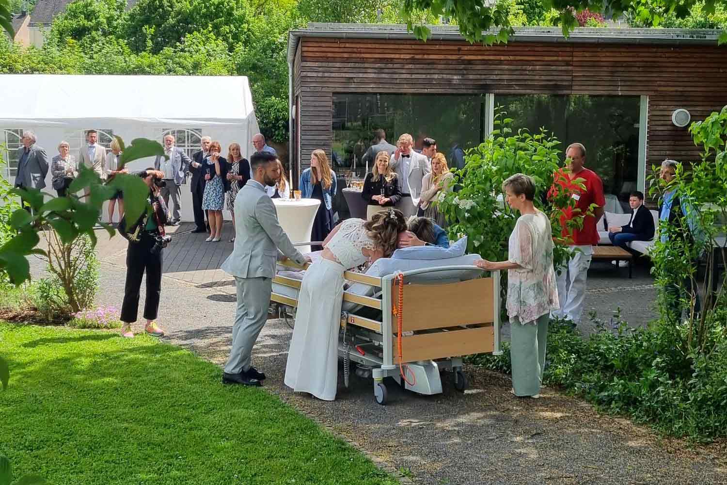 Hospiz-Trier-Hochzeitsfest-im-Hospizgarten